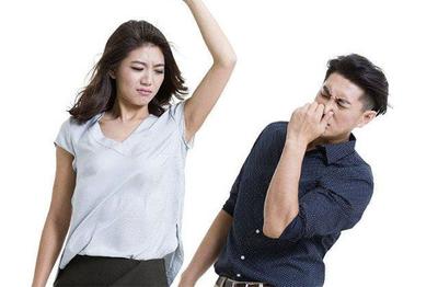 肝功能不太好的人,身体3处是“臭”的,如果你也有,尽早排毒